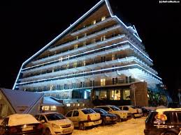 Hotel cu capacitate mare de cazare, cu un ridicat grad de confort ceea ce îi oferă calitatea de hotel select, obtinând astfel cele mai deosedite aprecieri din partea. Hotel Belvedere Molto Vero Impresii Belvedere Hotel Ex Cioplea Predeal Amfostacolo