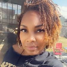 Leanne Mcdermott's Instagram, Twitter & Facebook