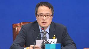 곽수종> 오늘 박주민 의원이 국민소환법, 국회의원도 일 못하면 소환하겠다. ì€í–‰ì„œ ìƒˆì¹˜ê¸°í–ˆë‹¤ ë°•ì£¼ë¯¼ ì˜ì› ëª…ì˜ˆí›¼ì† 30ëŒ€ ì§'í–‰ìœ ì˜ˆ Sbs ë‰´ìŠ¤