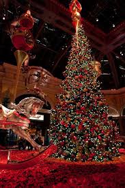 The christmas packages are sold out, but the hotel will still be a hot destination during the holiday season. Christmas Photos In Las Vegas Vegas Photography Blog Christmas Lights Christmas Tree Decorations Christmas