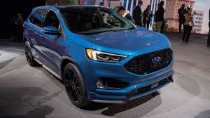 How many car seats fit in the second row? Ford Refreshes 2019 Edge Launches 335 Hp St Model