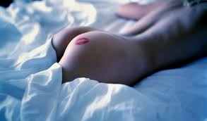 Обои поцелуй, попу, фото, раздел Девушки, размер 1920x1200 HD WUXGA -  скачать бесплатно картинку на рабочий стол и телефон