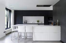 Cuisine design by bains & déco. Une Cuisine Black White Minimalistisch Kuche Paris Von Bains Deco