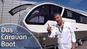 Wir zeigen, was es damit auf sich hat. Zwei Deutsche Bauen Schwimmenden Wohnwagen Caravanboat Hausboot Caravan Jetzt Sogar Bei Tchibo Youtube
