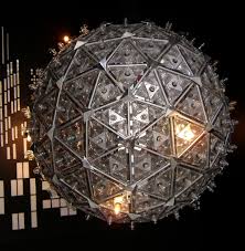 Ficheiro:2000 times square ball at waterford.JPG – Wikipédia, a  enciclopédia livre