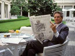 喬治·索羅斯（英語： george soros ，1930年8月12日 － ），本名是施瓦茨·捷爾吉（匈牙利語： schwartz györgy ），曾用译名绍罗什·捷爾吉 ，是匈牙利出生的美籍猶太人 商人、貨幣 投機家、股票投資者，進步主義 政治及社會運動家和哲學家、慈善家，用金融市場來實驗自身的哲學理念。 The World According To George Soros The New Yorker