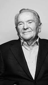 R em em b erin g th e p ast, in sp irin g th e futu re .