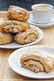 Apfel Franzbrotchen Aus Blatterteig Life Is Full Of Goodies Blatterteig Rezepte Suss Franzbrotchen Blatterteig Suss