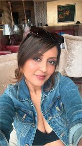 As a woman, I love being in my 40s. The embodiment, the awareness of self,  the healing, the clarity, and the confidence that comes with it is  unmatched! #MidlifeMagic