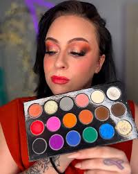 Once upon a time a girl collabed and made a buttery smooth buildable easily  blendable palette.. And that girl is me 😭 And that dream palette… is now  HERE!!! Drop a 🥰