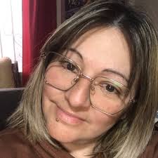 La serie es lenta aburrida,con más expectativas por los comentarios de la  gente ..igual a decepcion.. el actor es un niño q su primera actuación (no  se si ha habído más) le