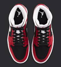 Air Jordan 1 Mid Chicago Flip Is Coming Soon House Of Heat Sneaker News Release Dates And Features In 2020 Air Jordans Jordan 1 Mid Jordan 1