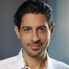 Robert Laprise's Instagram, Twitter & Facebook