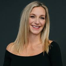 Jenny Applegate's Instagram, Twitter & Facebook