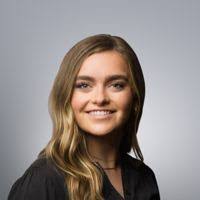 Kim Sisson's Instagram, Twitter & Facebook