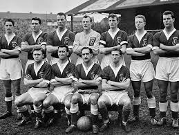 Dit is waarom wales rare teamfoto's heeft. Wm Quali Wales Mit Gaga Teamfotos Vor Landerspielen Mopo De