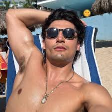 Max Dávila (@Davila1611)