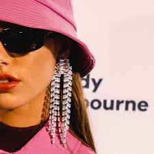 Tie a knot this Valentines 💌 🪢 TIE A KNOT Earrings come in 18ct gold or  sterling silver. #culturesse #byculturesse #artsyjewellery  #ethicaljewellery #funkyearrings #coolearrings