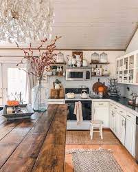 This idea works well with those who have favorite colors and want to apply their kitchen. 28 Warm And Inviting Fall Kitchen Decorating Ideas To Diy