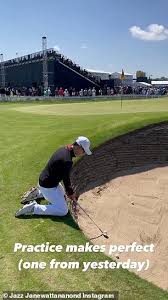 Annes' notorious bunkers in thursday's start to the ricoh women's british open. Thai Golfer Jazz Janewattananond Plays Shot Of British Open With A Stunning Bunker Save On His Knees Daily Mail Online