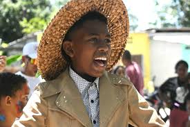 Asamblea comunera en Sotillo, municipio Brión del estado Miranda, con la  candidata comunera del Gran Polo Patriótico @olpach28 Olga Pacheco. La  Comuna Chávez y Bolívar nos recibió con alegría y conciencia. Elevado