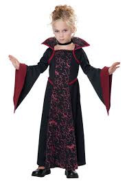 Faites peur à vos amis en vous déguisant de façon effrayante, en sorcière, vampire, zombie ou diable! Toddler Royal Vampire Costume Walmart Canada