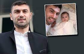 Çift ikinci kızları derin'in 20 ağustos'ta dünyaya gelmesiyle barıştı. Iste Burak Yilmaz In Kucuk Kizi