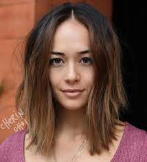 Long oval face big forehead. 20 Best Hairstyles For Big Foreheads You Should Try On