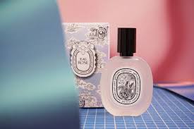 仿佛沈醉愛戀中的玫瑰香氛 diptyque 發布全新 rose delight 限量系列 the femin perfume perfume bottles diptyque