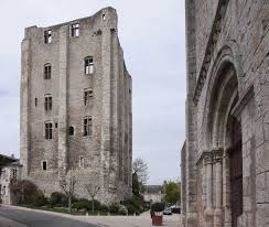 Donjon Chateau Et Ville Forte De Beaugency Xie Xve Siecle Adresses Horaires Tarifs Chateau France Donjon Chateau