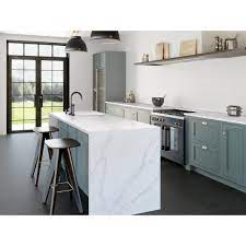 Calacatta gold quartz countertop has stunning marbled veins grey and gold countertop highlights are striking in any room thank you for your recent inquiry with the home depot regarding calacatta gold quartz. Silestone 4 In X 8 In Quartz Countertop Sample In Calacatta Gold Ss Q0760 The Home Depot