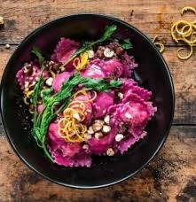 Selbstgemachte Rote Bete Ravioli Foodboom Rezept Rote Bete Regenbogen Pasta Rezepte Gesund