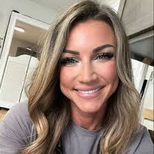 Alisha Shoemaker's Instagram, Twitter & Facebook