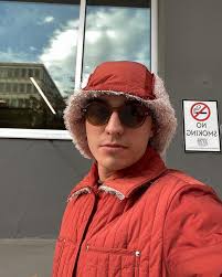 This jacket is reversible and I demonstrated that with this thoroughly  bricked fit😫🫶