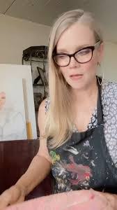 Shelly Lang's Instagram, Twitter & Facebook