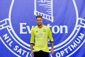 His salary is 1.6 million eur (2012). Everton On Twitter Good Morning Blues Icymi Catch Up On Our First Summer Signing Maarten Stekelenburg Https T Co Mgwtsic0gw