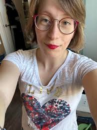 Hello, I'm Tamrah and something to know about me is I live in Oregon.