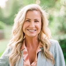 Diana Leclair's Instagram, Twitter & Facebook