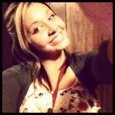 Amanda Lochhead's Instagram, Twitter & Facebook