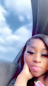 Lola Bell (@b3auty4)