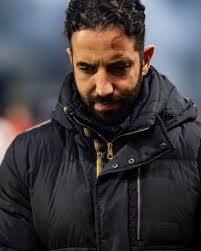 🚨 𝗕𝗥𝗘𝗔𝗞𝗜𝗡𝗚: Ruben Amorim would have preferred Emilio Martinez as  his first choice goalkeeper than Senne Lammens. Ruben Amorim is understood  to feel Emiliano Martínez's character and experience would have been  beneficial