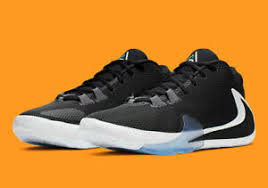 Snag zoom freak 1 at an amazing price. Nike Zoom Freak 1 Men S Size 9 5 12 Giannis Antetokounmpo Greek Freak Bq5422 001 Ebay