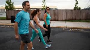 सुबह 1 घंटे की वॉक में कितने किलोमीटर पूरे होते हैं, जानिए उम्र के हिसाब से कितने कदम चलने चाहिए? - India TV Hindi