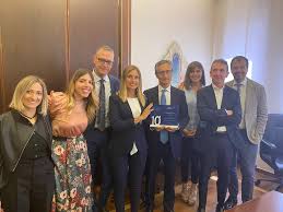 Scopri tutte le azioni messe in atto da banco bpm e le iniziative a supporto dei decreti del governo. Con Il Progetto Bppb Connecta Banca Popolare Di Puglia E Basilicata Vince Il Premio Abi Per L Innovazione Nei Servizi Bancari Corriere Dell Economia