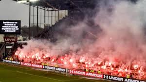Pauli fc aims to put across a certain feeling for life and symbolises sporting authenticity. St Pauli Zieht Nach Pyro Vorfallen Im Derby Gegen Den Hsv Konsequenzen