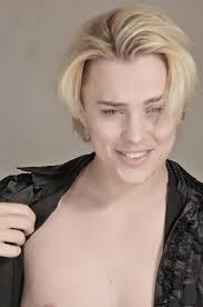 Roger Garth's Instagram, Twitter & Facebook