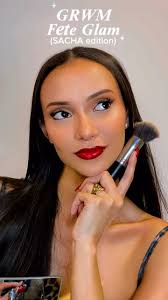 Keep your makeup in place with our Fix It Spray—your go-to, trusted setting  spray for all-day perfection! ✨ Don't wait, stock up today and keep your  look flawless! 💖 For wholesale inquiries: