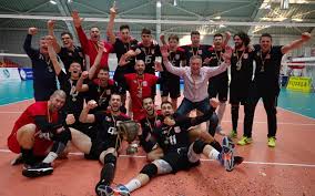 Domnul badea a făcut fc dinamo și are un campionat, iar domnul negoiță are un campionat, o supercupă și o cupă. Cs Dinamo BucureÈ™ti A Castigat Cupa Romaniei La Volei Masculin Romania24 Ro