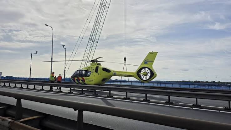 Traumaheli geland op Merwedeburg, ongeluk veroorzaakt fikse file - Omroep  Brabant