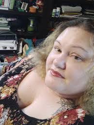 Lisa Dewitt's Instagram, Twitter & Facebook